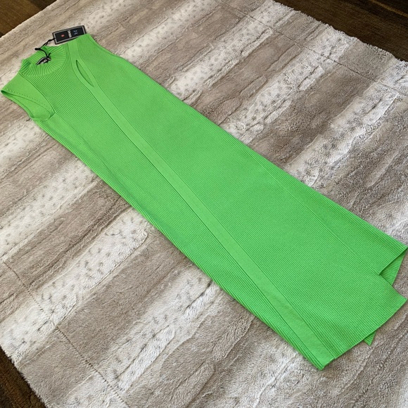 VERSACE💕Sleeveless Slash Midi-Dress in Spring Green - Picture 6 of 14